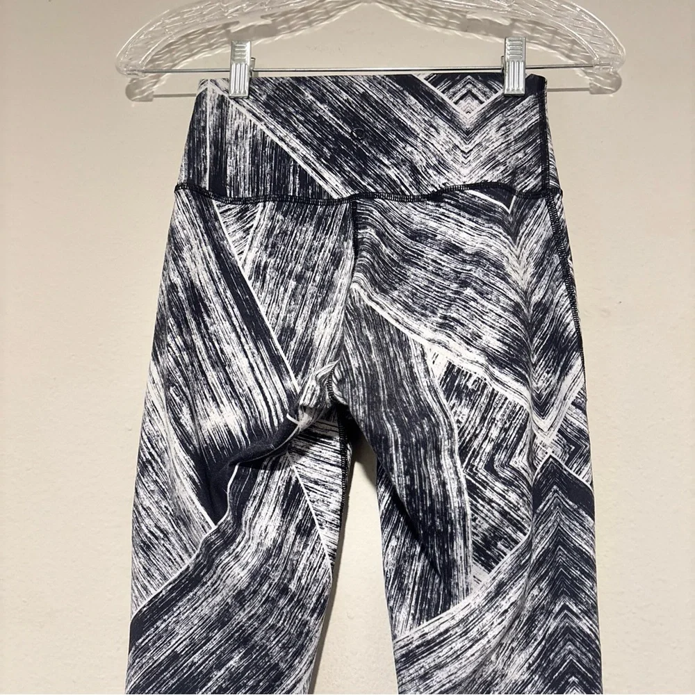 lululemon athletica Black and Gray Geometric Leggings